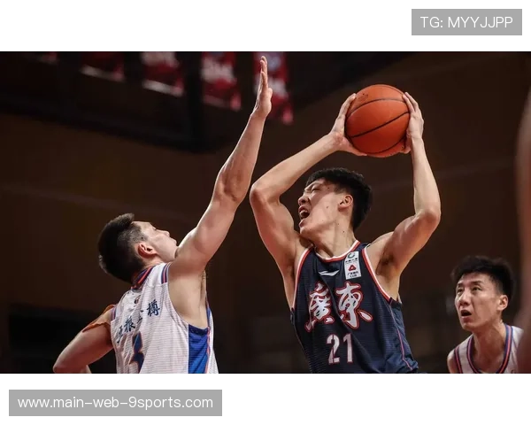 广东小个球员全面爆发：34分11板6助，刷新生涯纪录，广东队小球战术