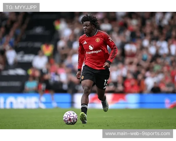 曼联中场新星迅速成长,球队未来可期 曼联中场新星迅速成长,球队未来可期