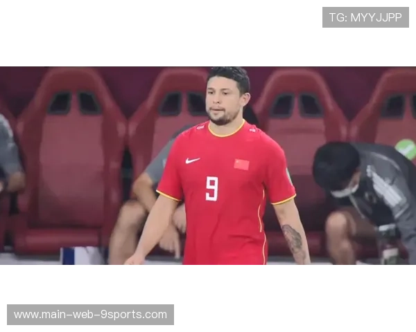 艾克森在成都蓉城内部赛轰入远射，竞技状态回升至实战标准