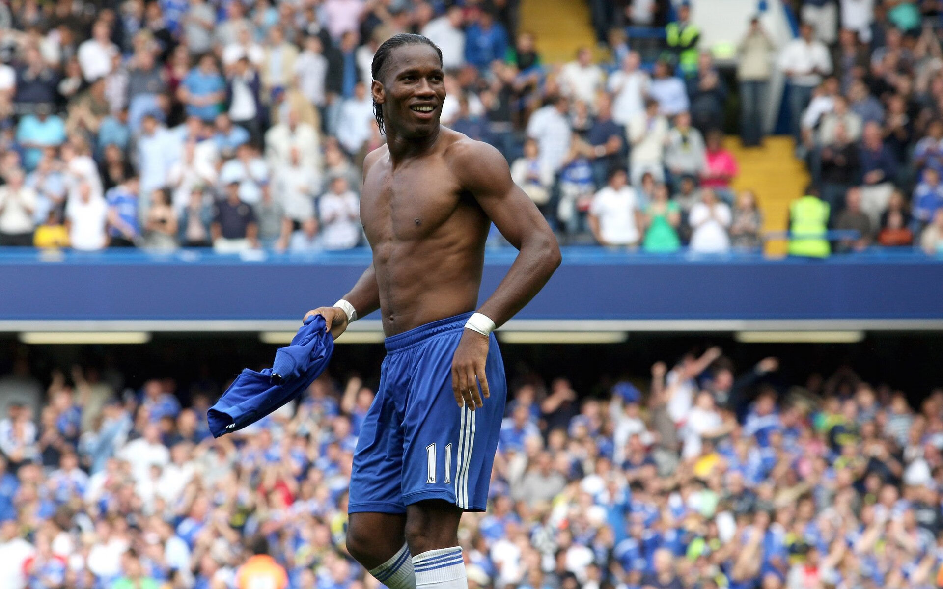 湖人对热火首节天赐演出:海斯神准三分,布朗尼空接暴扣燃爆全场